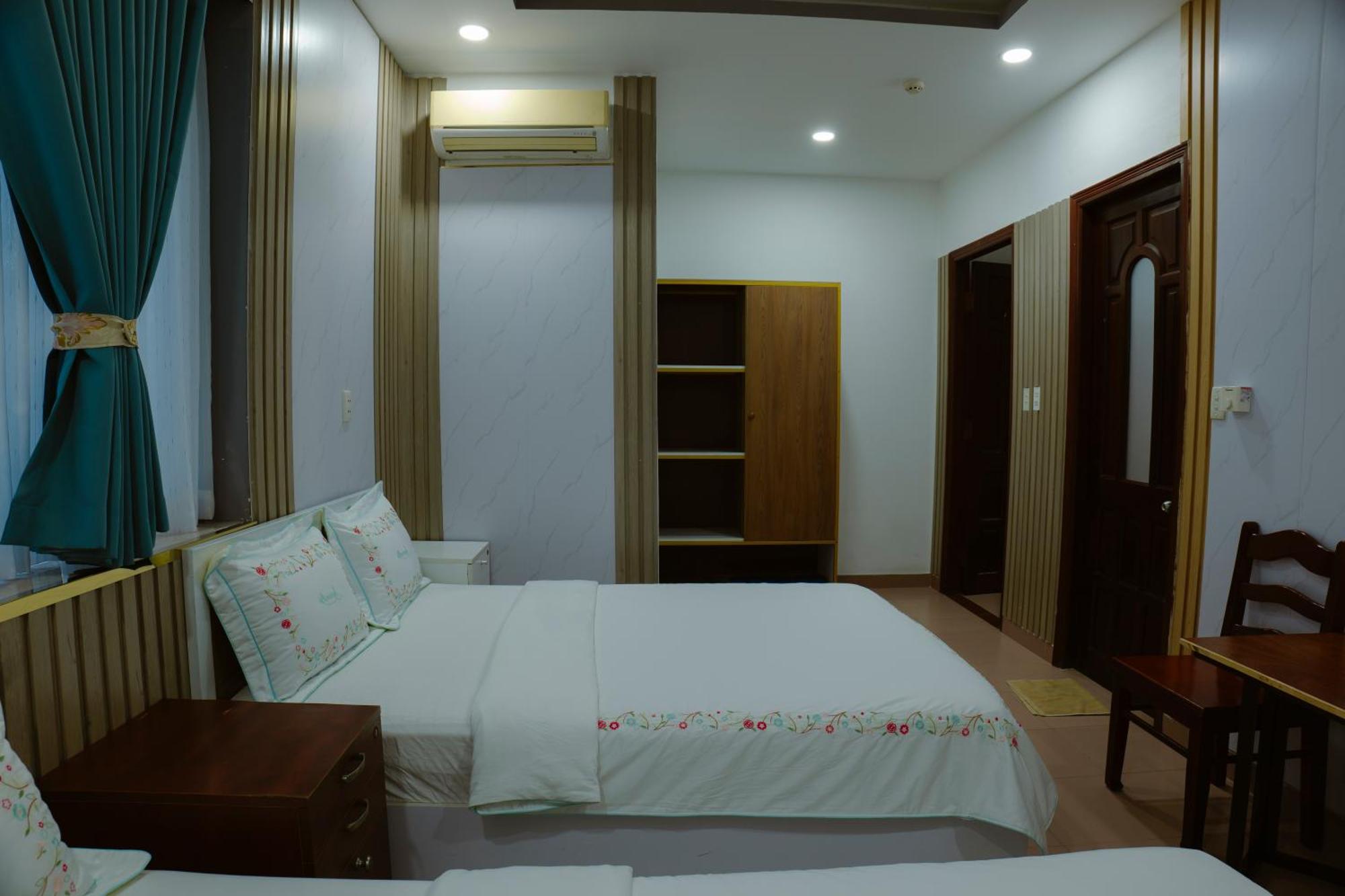 Hoàng Sơn * TP. Hồ Chí Minh
