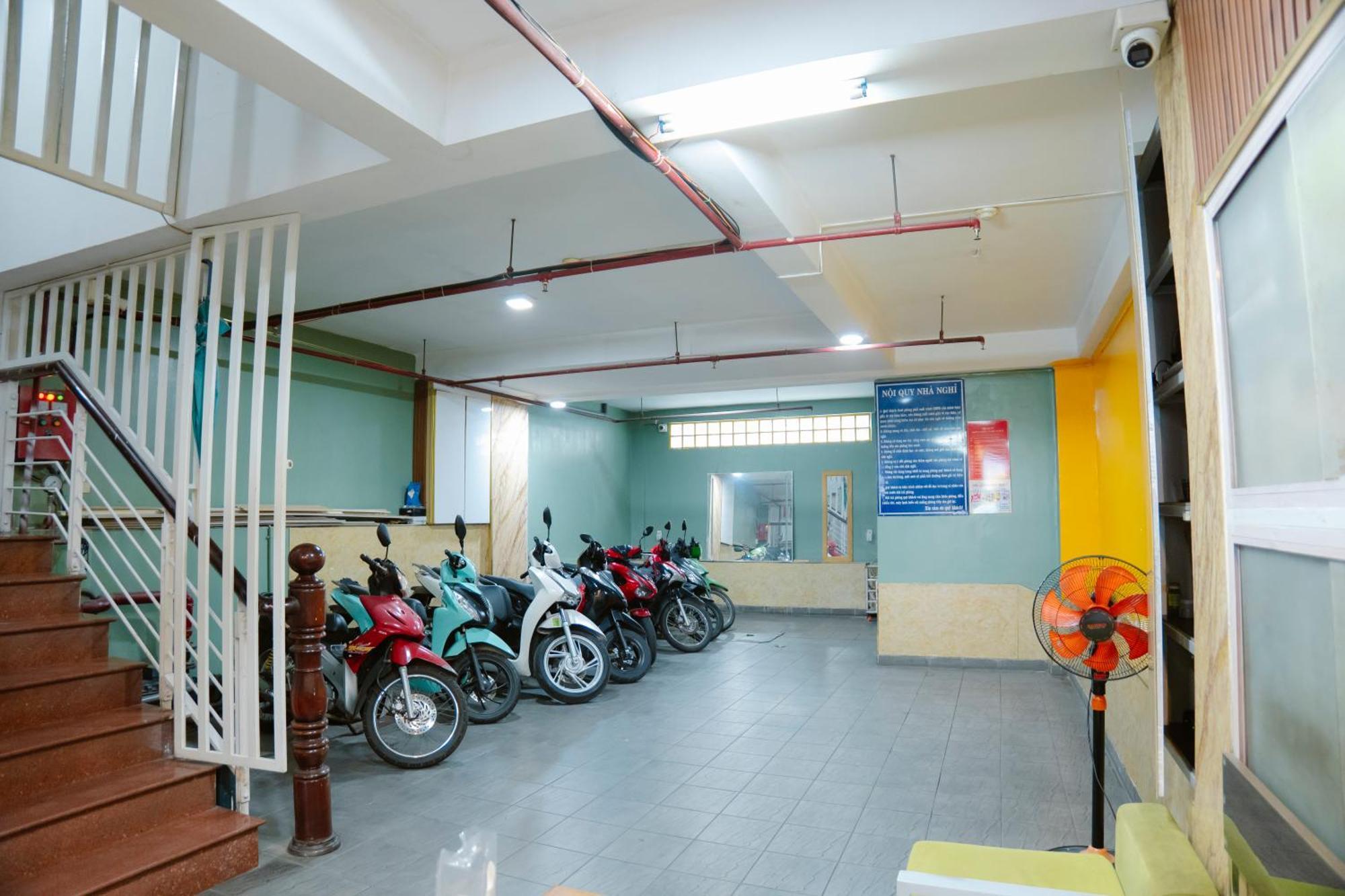 Khách sạn Hoàng Sơn *