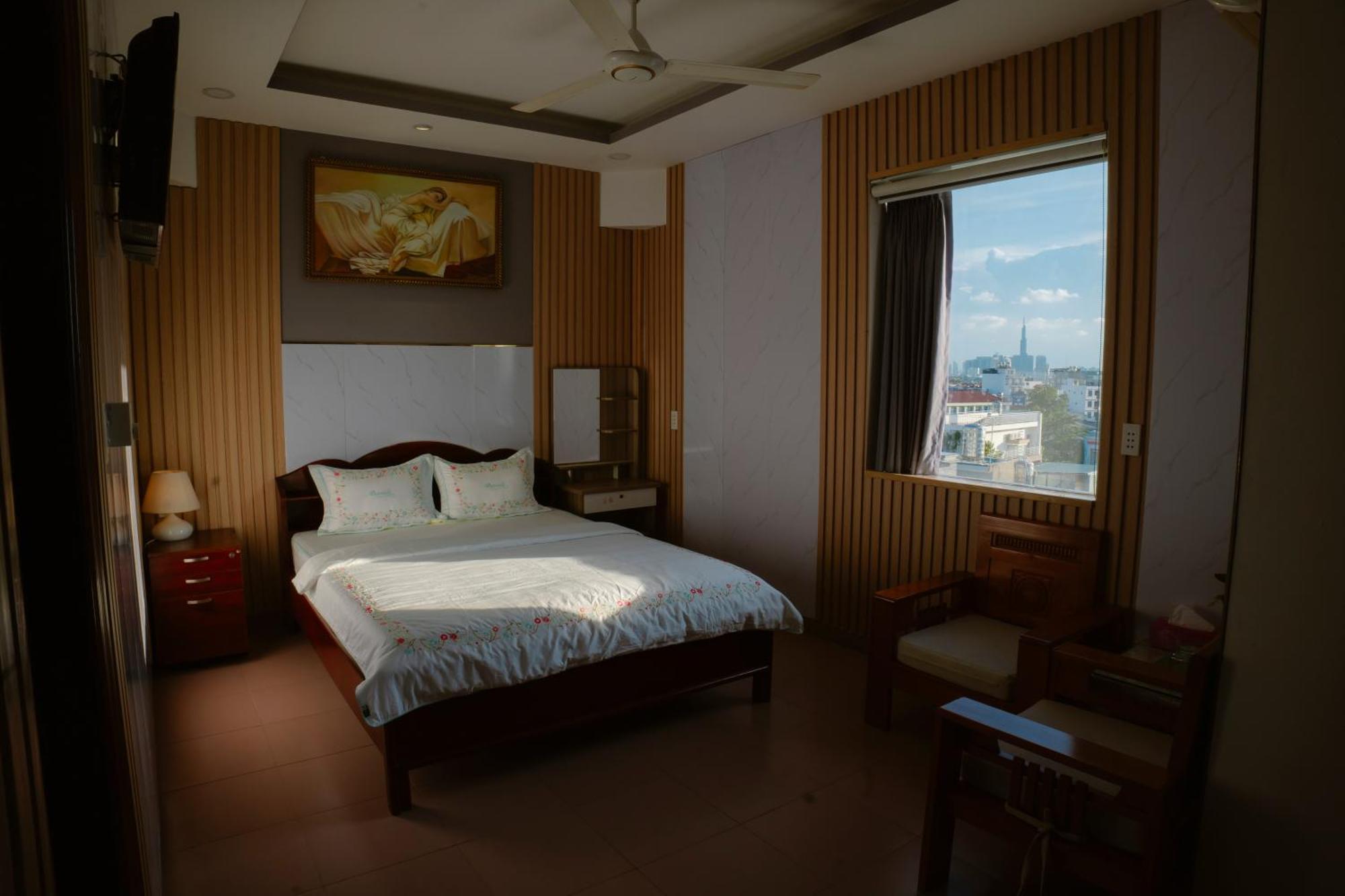 Hoang Son * Ho Chi Minh City
