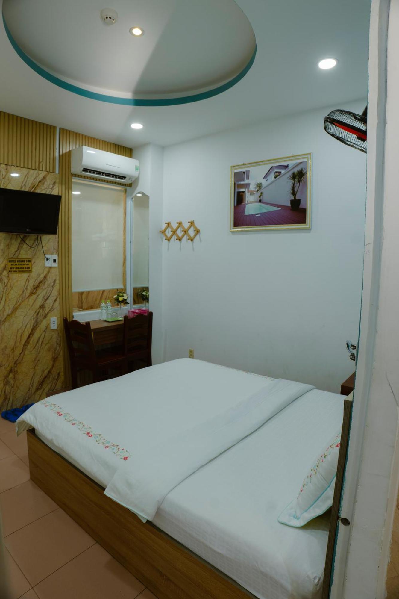 Hoang Son * Ho Chi Minh City